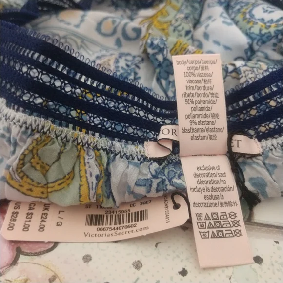 Victoria's Secret Sleep Short Blue Paisley Large - Picture 4 of 6